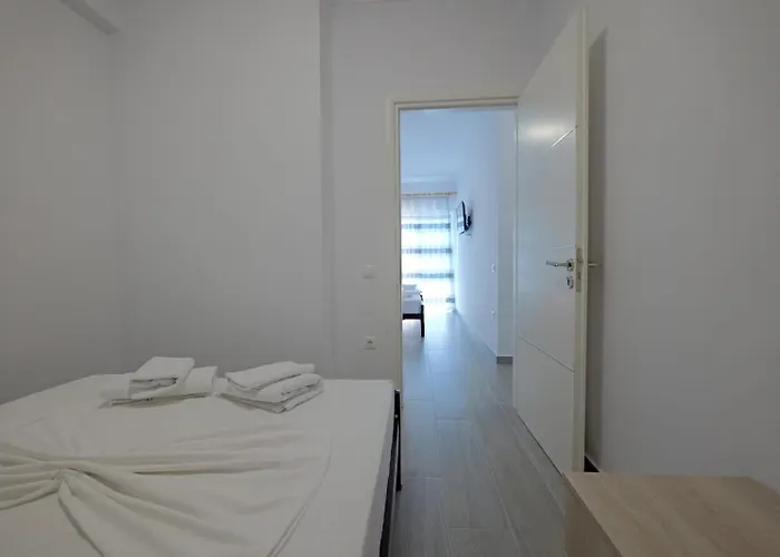 Eduard Lagji Guest house Lukove