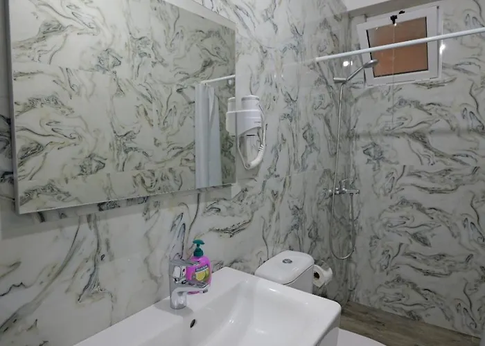 Eduard Lagji Guest house Lukove