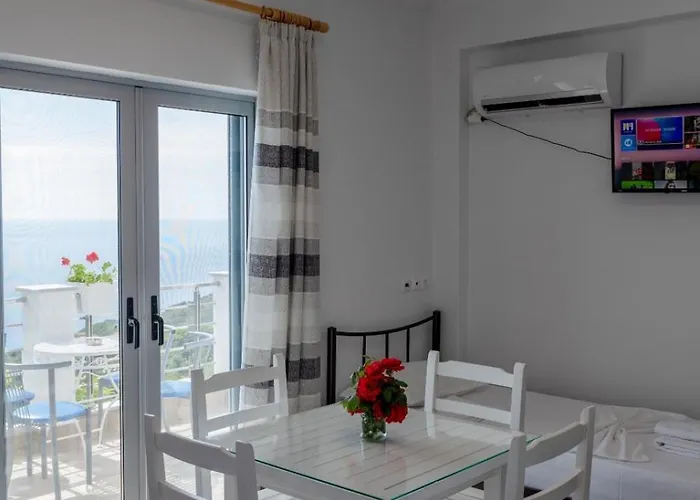 Eduard Lagji Guest house Lukove