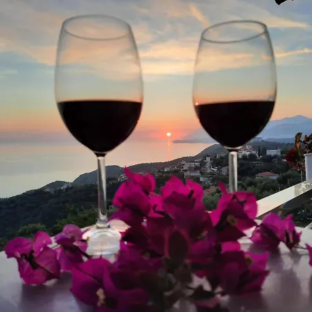 Eduard Lagji 3* Lukovë