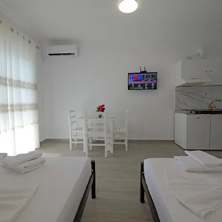 Eduard Lagji Πανσιόν 3*