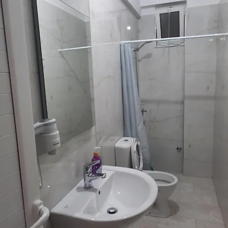Eduard Lagji Πανσιόν Λούκοβο