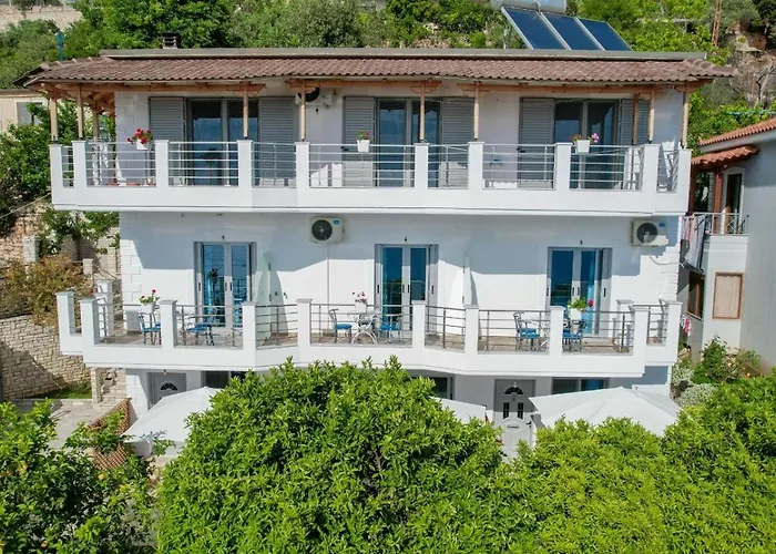 Eduard Lagji 3* Lukovë